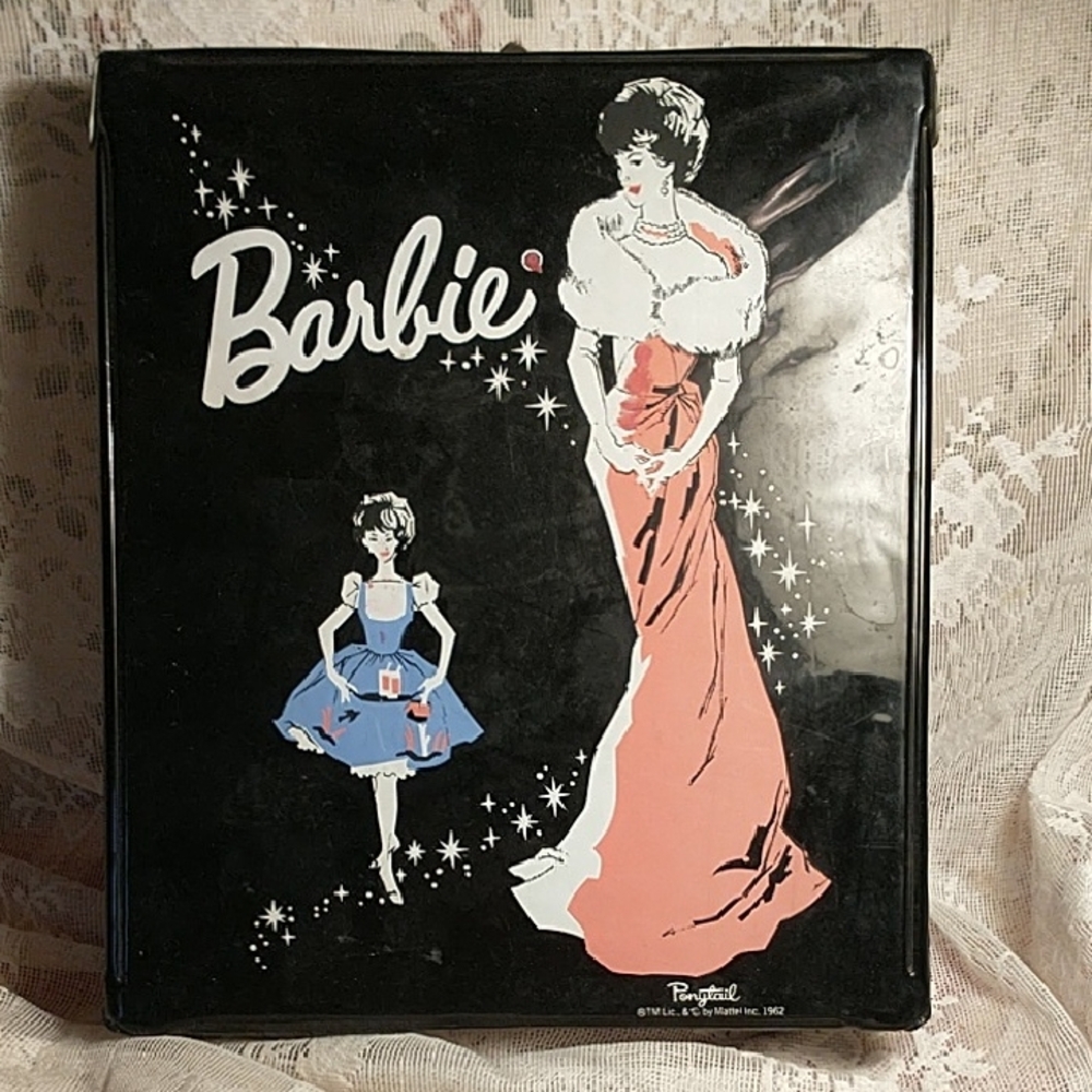 Vintage 1962 Barbie plastic black ponytail doll clothing case Box Mattel